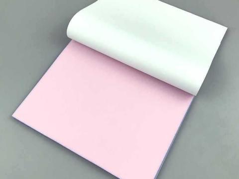 Carbonless copy paper