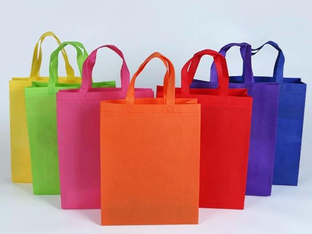 Nonwoven bag